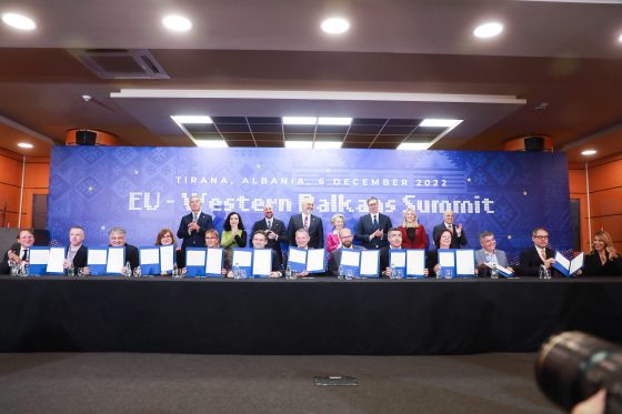 Agreement on lower roaming charges between EU and Western Balkans signed