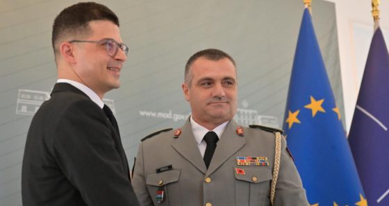 Minister Vengu Awards Lieutenant General Rank to Chief of Armed Forces General Staff