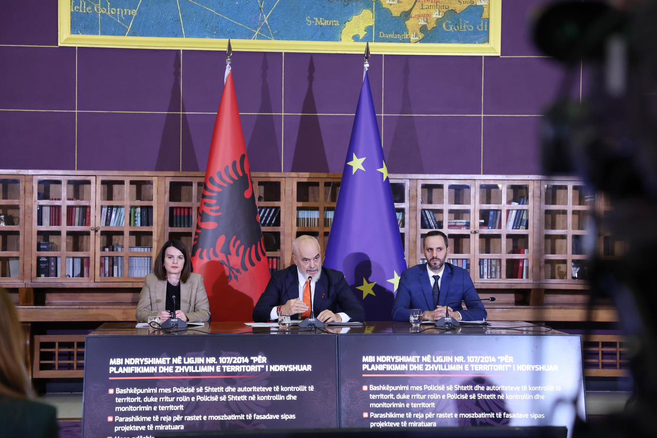 Hapësirat publike, Kryeministri Rama: “Nuk ka më vend për zaptuesit; regjistrim dhe inventarizim kombëtar”