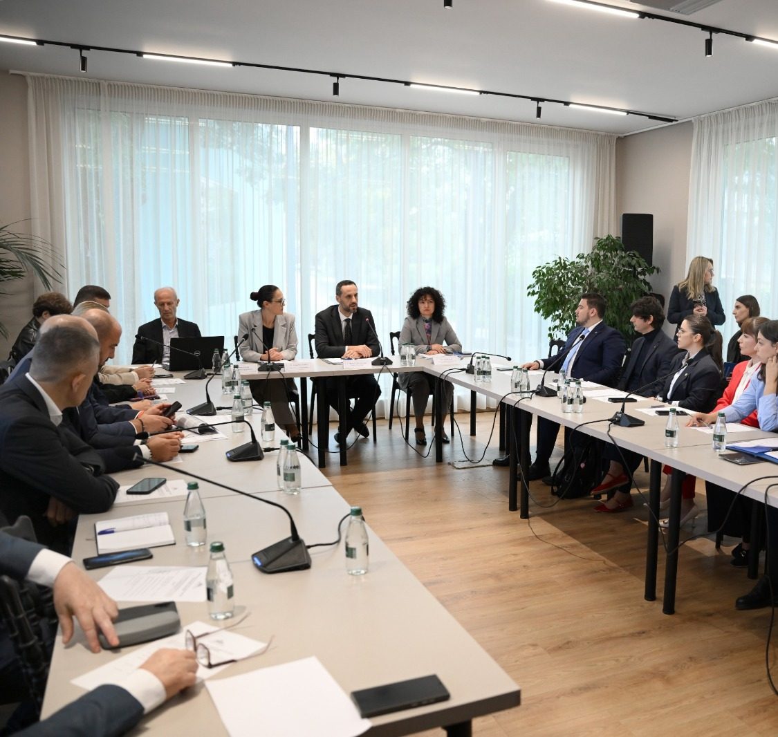 Lamallari dhe Ibrahimaj nisin konsultimet për Kodin e ri Penal me fokus te ekonomia dhe sipërmarrja