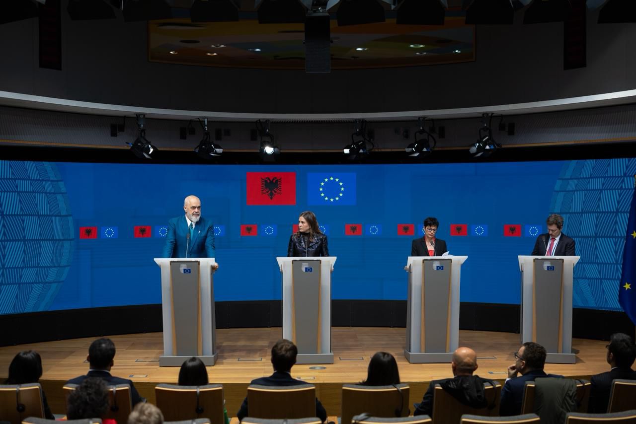 Bruksel, Komisionerja për Zgjerimin e BE-së Marta Kos: Shqipëri, vazhdo kështu. Ne po përgatisim një shtëpi për ju në Evropë