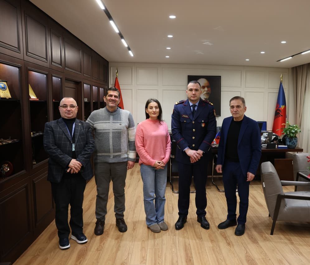 Shoqata “Profesionistët e Lirë për Shqipërinë” i akordon titullin “Anëtar Nderi”, Drejtorit të Përgjithshëm të Policisë së Shtetit, Drejtues Madhor Ilir Proda.