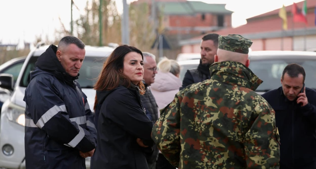Koçiu inspekton situatën nga përmbytjet në Sukth, nis plani i evakuimit të banorëve
