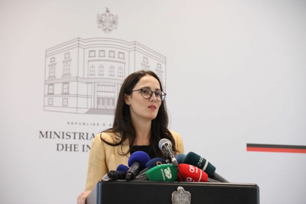 Ibrahimaj: Ekonomia shqiptare në rritje mbi mesataren e BE-së, të ardhurat buxhetore 6.3% më shumë