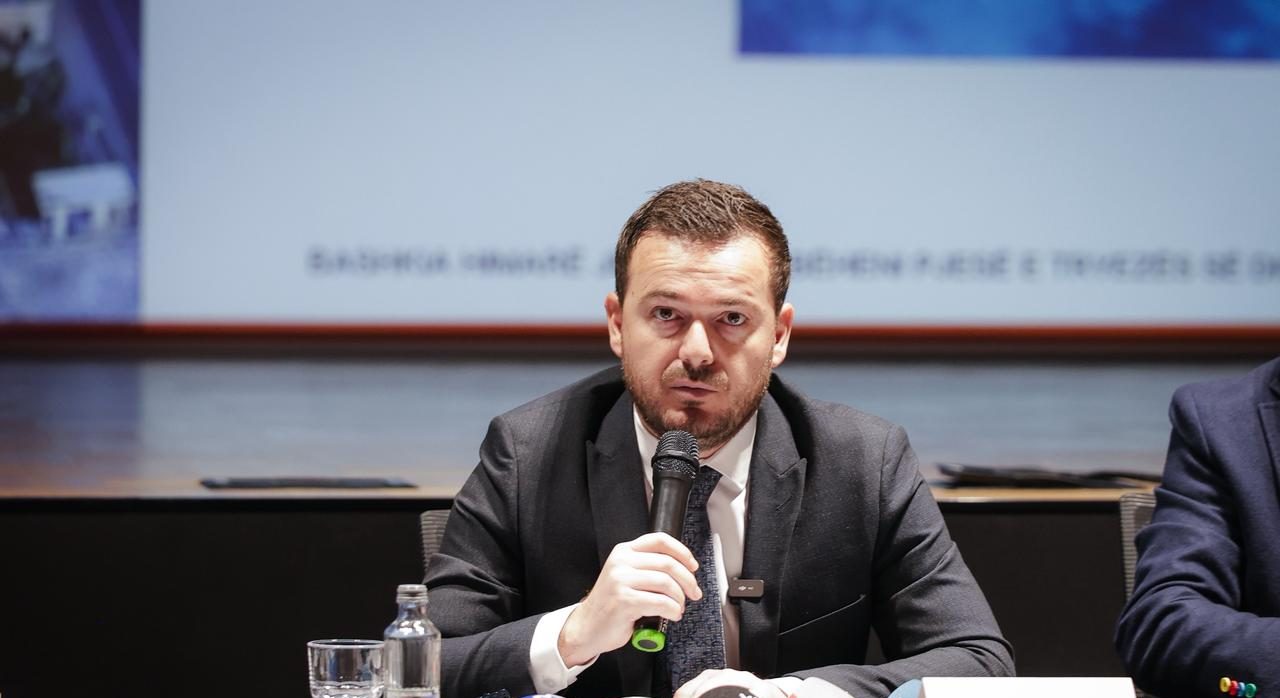 Ministri Salla: 5.2 miliardë lekë për bujqësinë në 2026, mbështetje financiare për të rinjtë me grante deri në 10 mijë euro