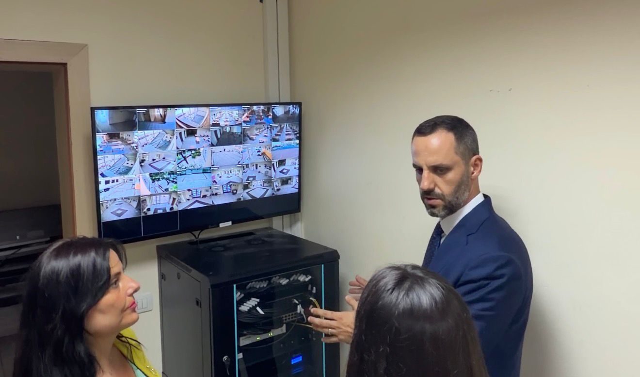 Minister Lamallari Announces “Smart City” Program Launch in Tirana Schools in September with AI-Powered Cameras Installed