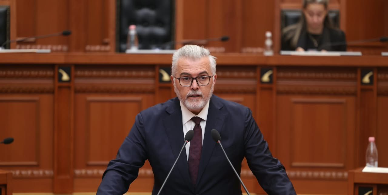 Ministri Gogu në Kuvend: Paga e gjyqtarit caktohet vetëm me ligj, jo me akte të Këshillave apo të Qeverisë
