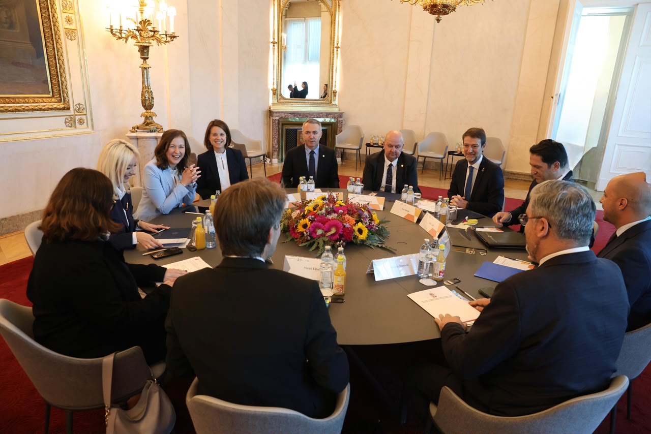 Ministri Hoxha nga Vjena: Shqipëria përparon drejt BE-së mbi bazën e meritave