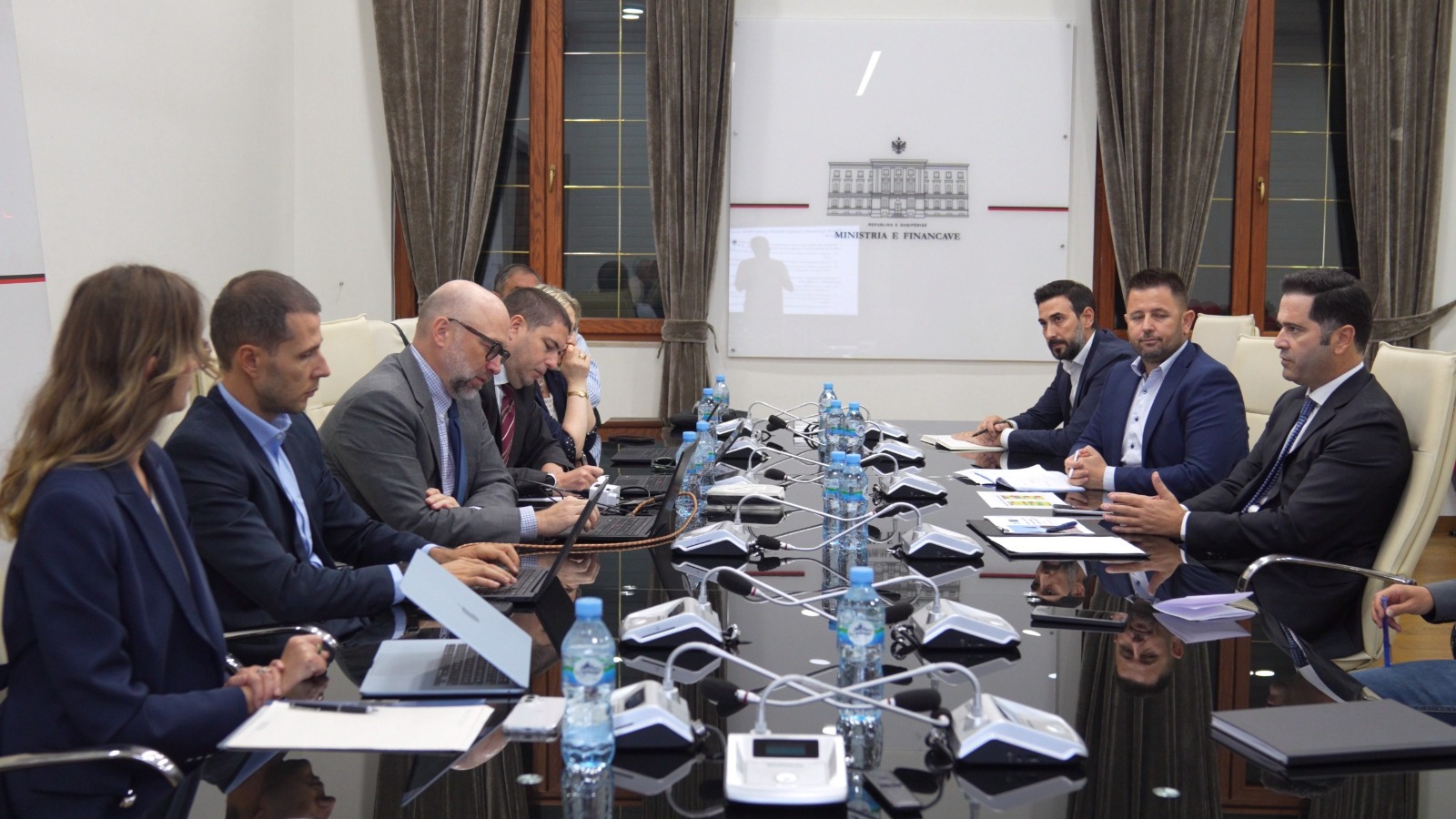 FMN vlerëson progresin e Shqipërisë në menaxhimin e investimeve publike