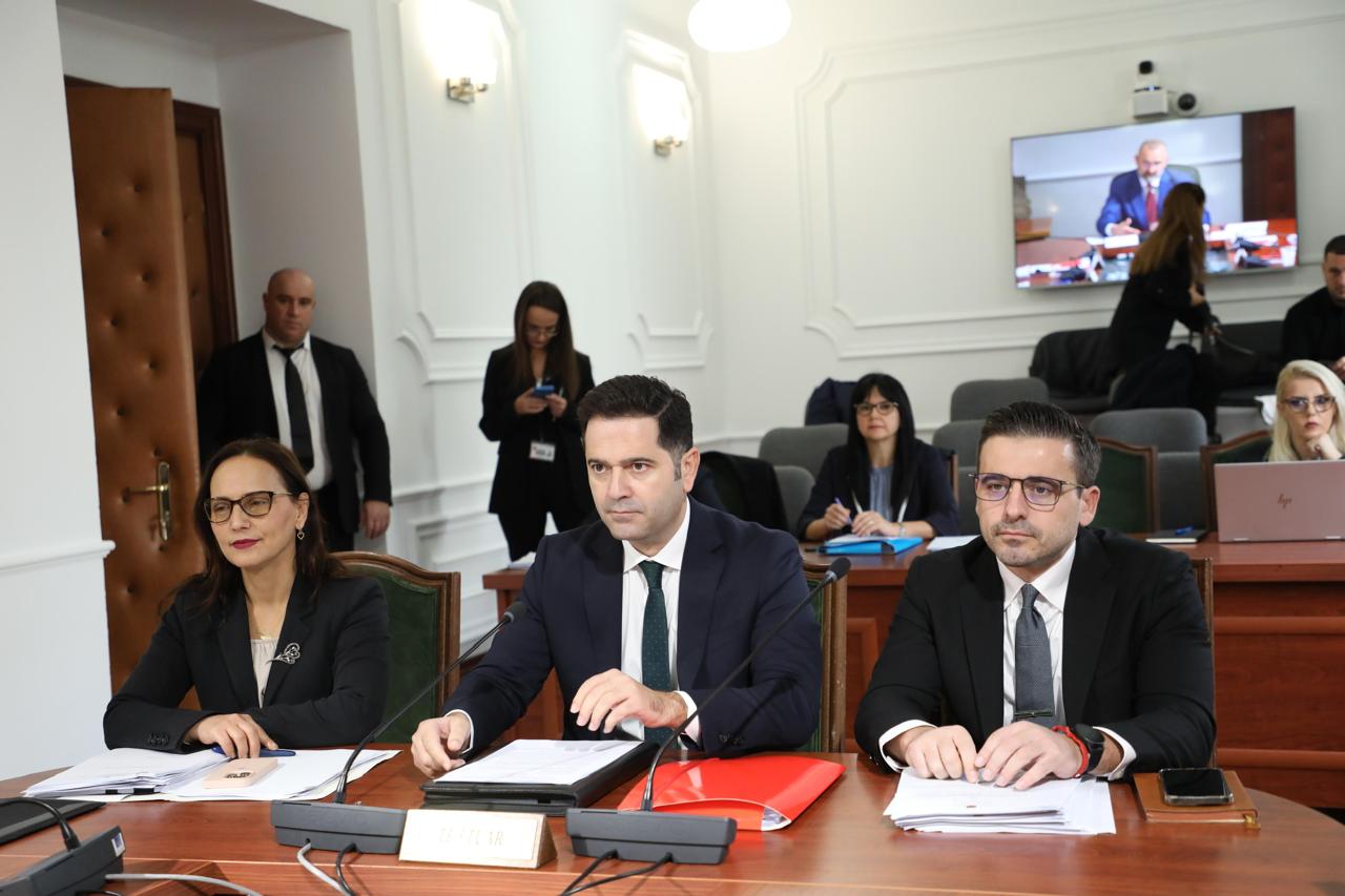 Projektbuxheti 2027 prezantohet në Komisionin e Ekonomisë, ministri Malaj: Mbi 10 miliardë euro për mbështetjen sociale dhe investimet në sektorët prioritarë
