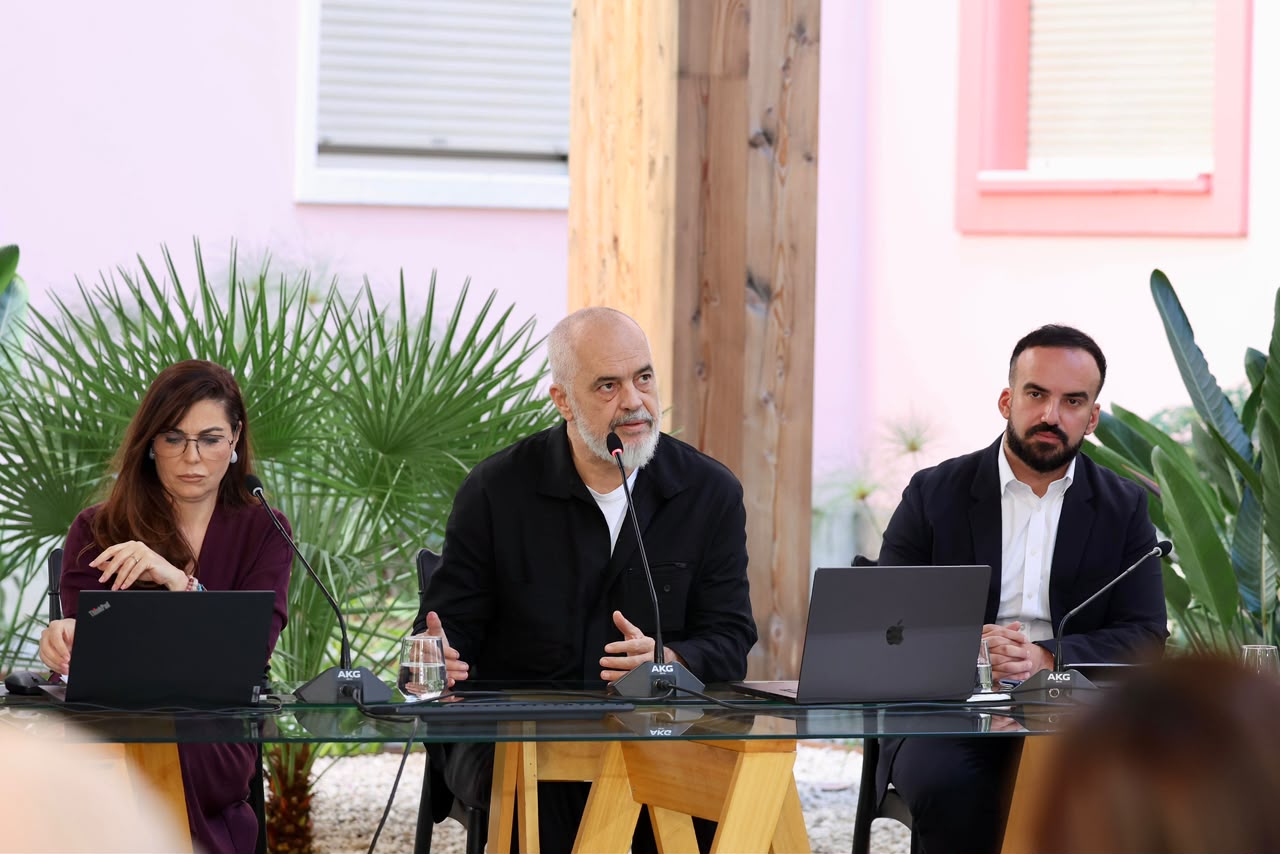 “Pasqyra e Flamingos” vihet në dispozicion të qytetarëve me transparencë të plotë mbi dosjet qeveritare